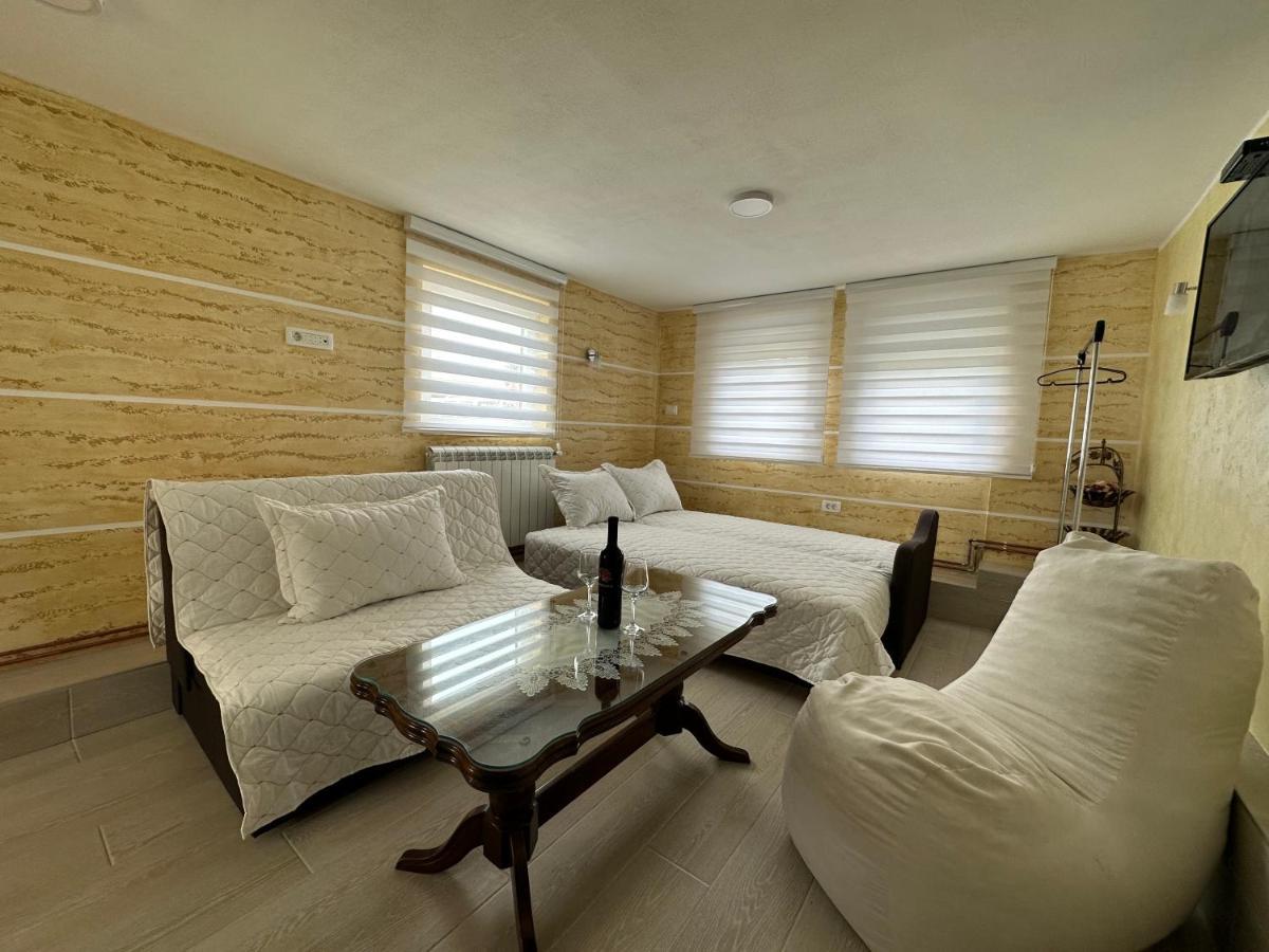 Pejovic Apartmani モイコヴァツ エクステリア 写真